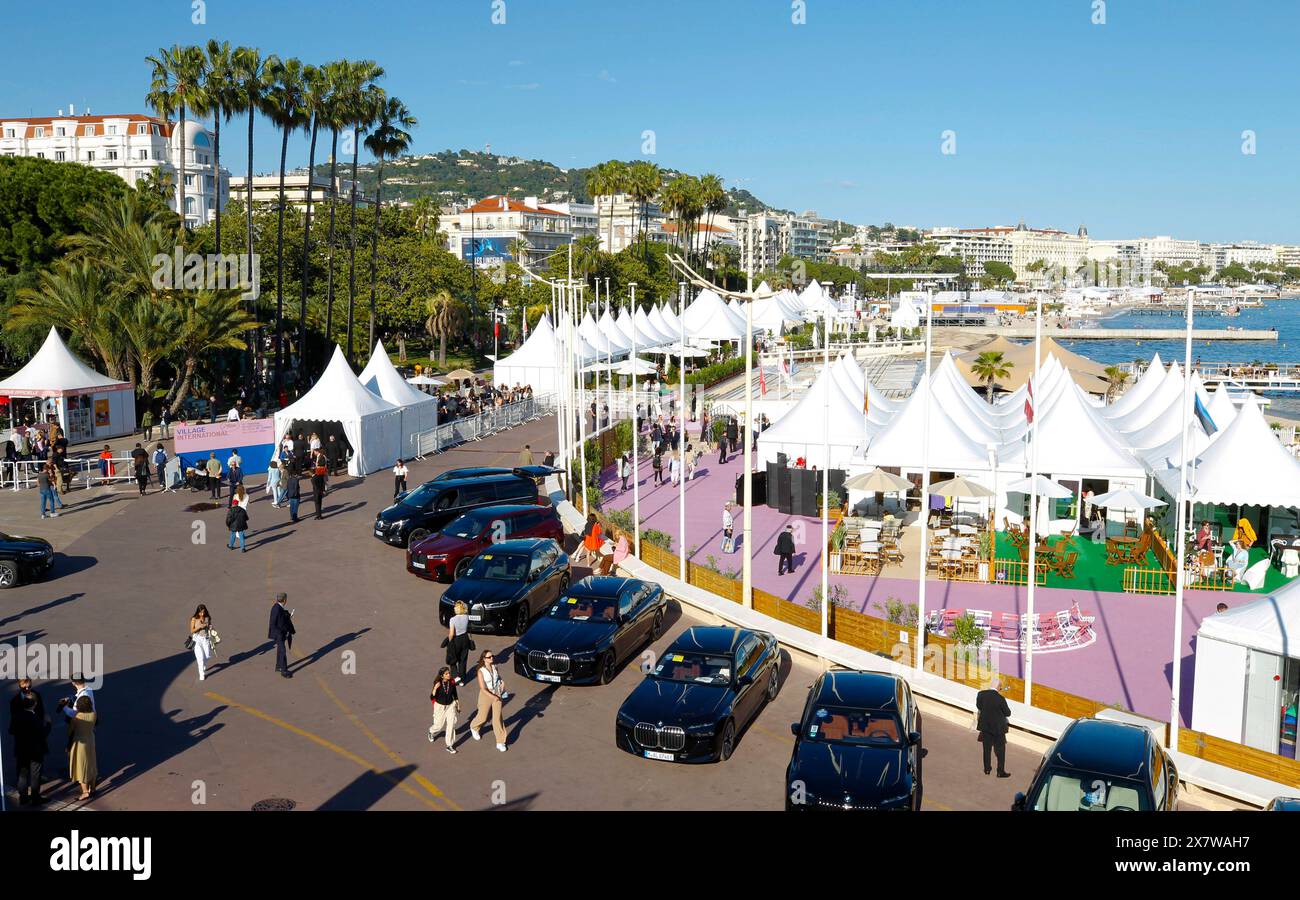 Cannes, France - 21 mai 2024 : 77ème Festival de Cannes avec ambiance générale, Marche du film, marché, Palais des Festivals, Mandoga Media Allemagne 77ème Festival de Cannes 2024 *** Cannes, France 21 mai, 2024 77ème Festival de Cannes avec ambiance générale, Marche du film, marché, Palais des Festivals, Mandoga Media Allemagne 77e Festival de Cannes 2024 Banque D'Images