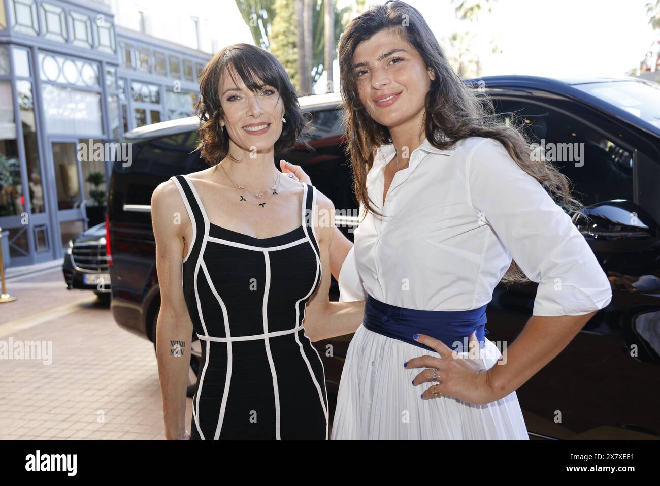 Cannes, France. 21 mai 2024. Les actrices Laetitia Fourcade et EloÏse Valli posent à l’Hôtel le Majestic barrière lors de la 77ème édition du Festival International du film de Cannes le 21 mai 2024 à Cannes. Crédit : Bernard Menigault/Alamy Live News Banque D'Images