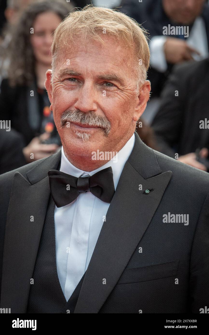 Kevin Costner assiste au tapis rouge « Horizon : an American Saga » au 77e Festival de Cannes au Palais des Festivals. Banque D'Images