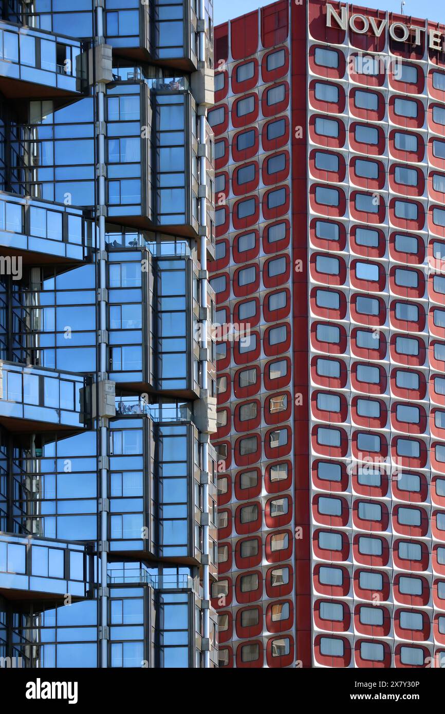 Paris, France - 20 juillet 2022 : gros plan sur les grands bâtiments du quartier de Beaugrenelle à Paris Banque D'Images