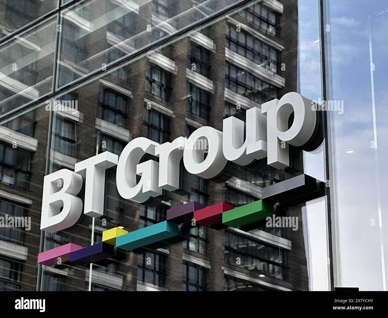 Photo non datée publiée par BT Group montrant une vue générale de leur siège social mondial à Aldgate, dans l'est de Londres. BT s'est vu infliger une amende de 2,8 millions de livres sterling par l'organisme de surveillance de l'industrie après qu'EE et Plusnet n'ont pas fourni d'informations claires et simples sur le contrat à plus d'un million de clients avant leur signature. enfreindre les règles de protection des consommateurs d'Ofcom entrées en vigueur en 2022 et conçues pour garantir aux clients des informations claires et comparables sur les services qu'ils envisagent d'acheter. Date d'émission : mercredi 22 mai 2024. Banque D'Images