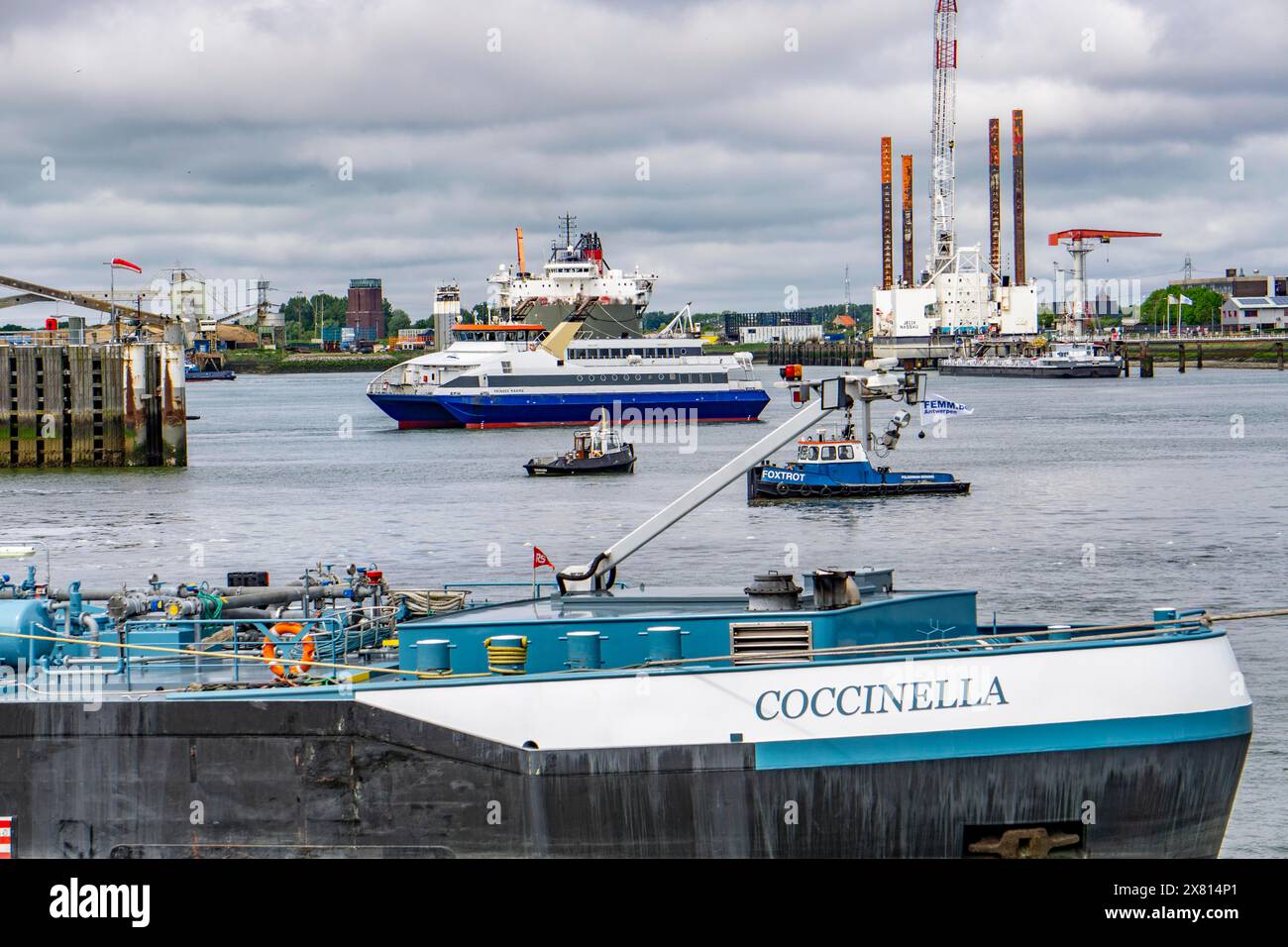La plate-forme élévatrice, JB119, plate-forme de travail, par exemple pour la construction de parcs éoliens offshore, navire de transport lourd Fjord, Westernschelde Ferry, Banque D'Images