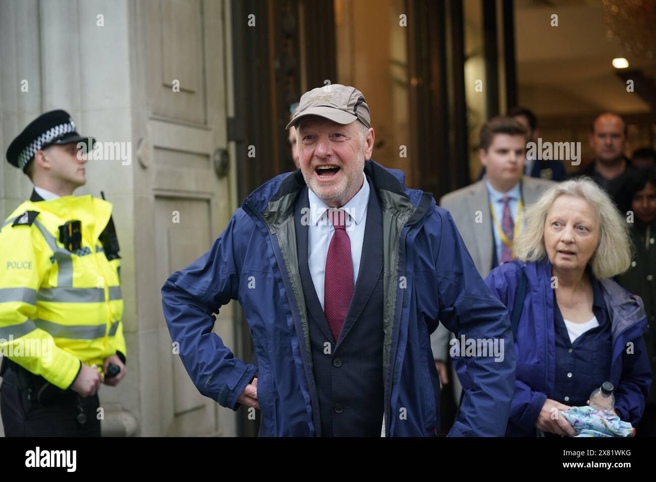 Alan Bates, ancien sous-maître de poste et fondateur de Justice for Subpostmasters Alliance, s'adresse aux médias après que Paula Vennells, ancienne patronne du bureau de poste, ait témoigné lors de l'enquête Post Office Horizon IT à Aldwych House, dans le centre de Londres. Date de la photo : mercredi 22 mai 2024. Banque D'Images