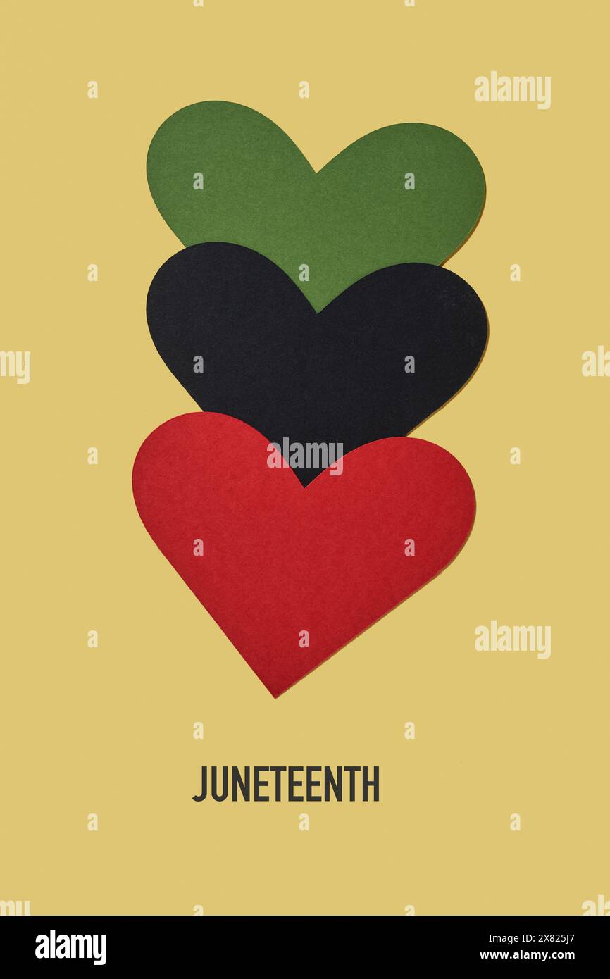 le texte junetenth et trois coeurs aux couleurs du drapeau de libération noir, vert, noir et rouge, alias drapeau afro-américain Banque D'Images