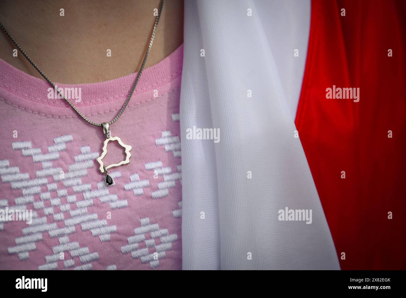 Anna, une neurologue qui a fui la Biélorussie après la répression sévère de l'opposition politique par le régime de Loukachenko, est vue poser pour une photographie à Wa Banque D'Images