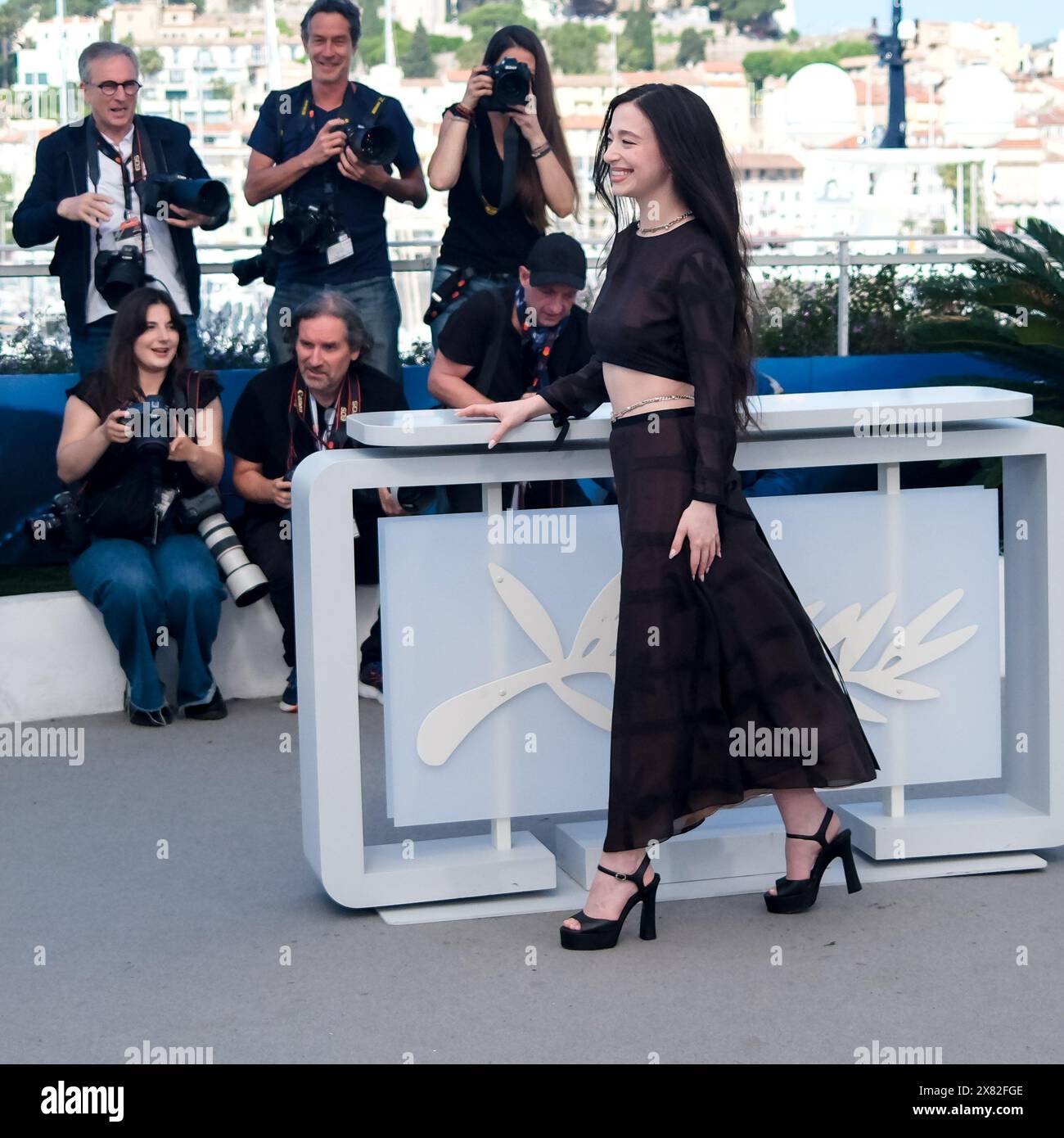 Cannes, France. 22 mai 2024. Mikey Madison pose au Photocall pour l’Anora lors du 77ème Festival de Cannes. Photo de Julie Edwards./Alamy Live News Banque D'Images