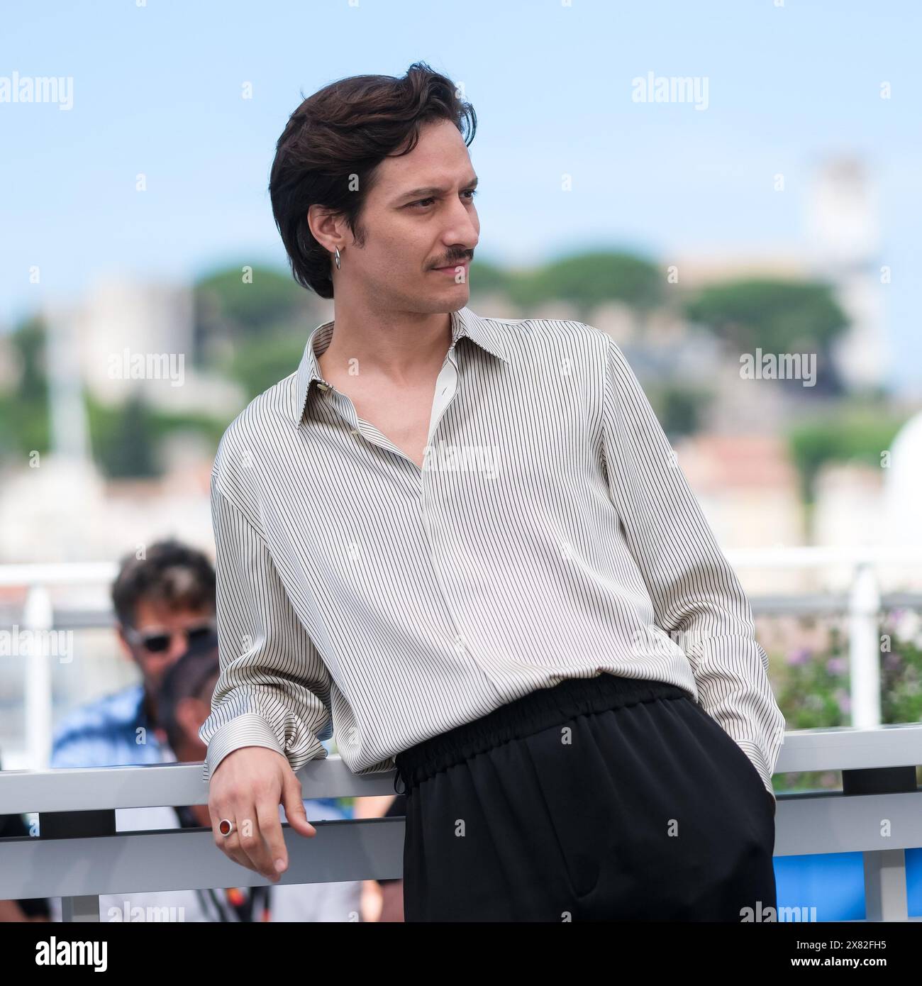 Cannes, France. 22 mai 2024. Dario Aita pose au Photocall pour Parthenope lors du 77ème Festival de Cannes. Photo de Julie Edwards./Alamy Live News Banque D'Images