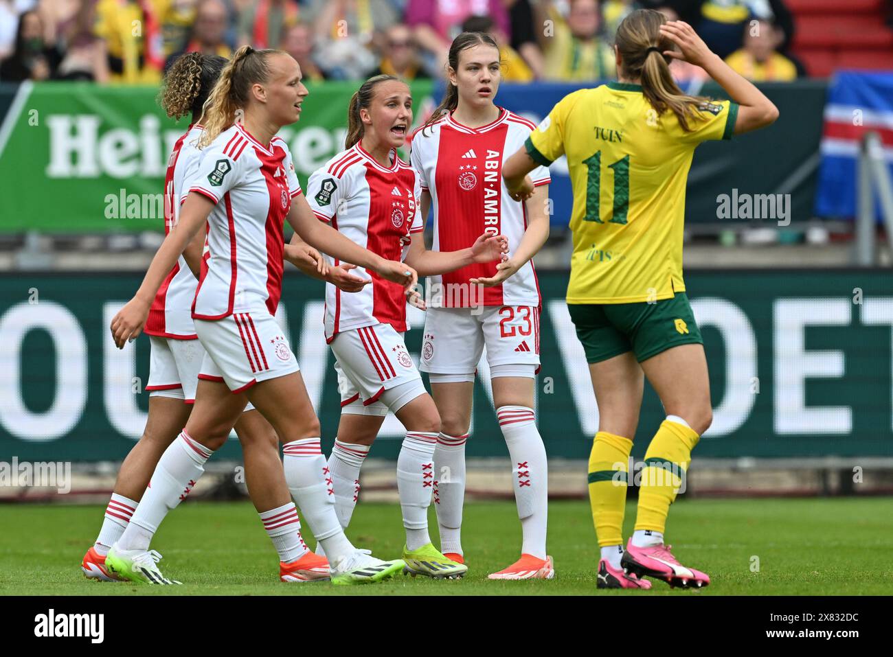 Rosa van Gool (21 ans) de l'Ajax Vrouwen réagit lors d'un match de football féminin entre l'Ajax Amsterdam vrouwen et Fortuna Sittard dans la finale de la Toto KNVB Beker Cup , le mercredi 20 mai 2024 à Tilburg , pays-Bas . PHOTO SPORTPIX | David Catry Banque D'Images