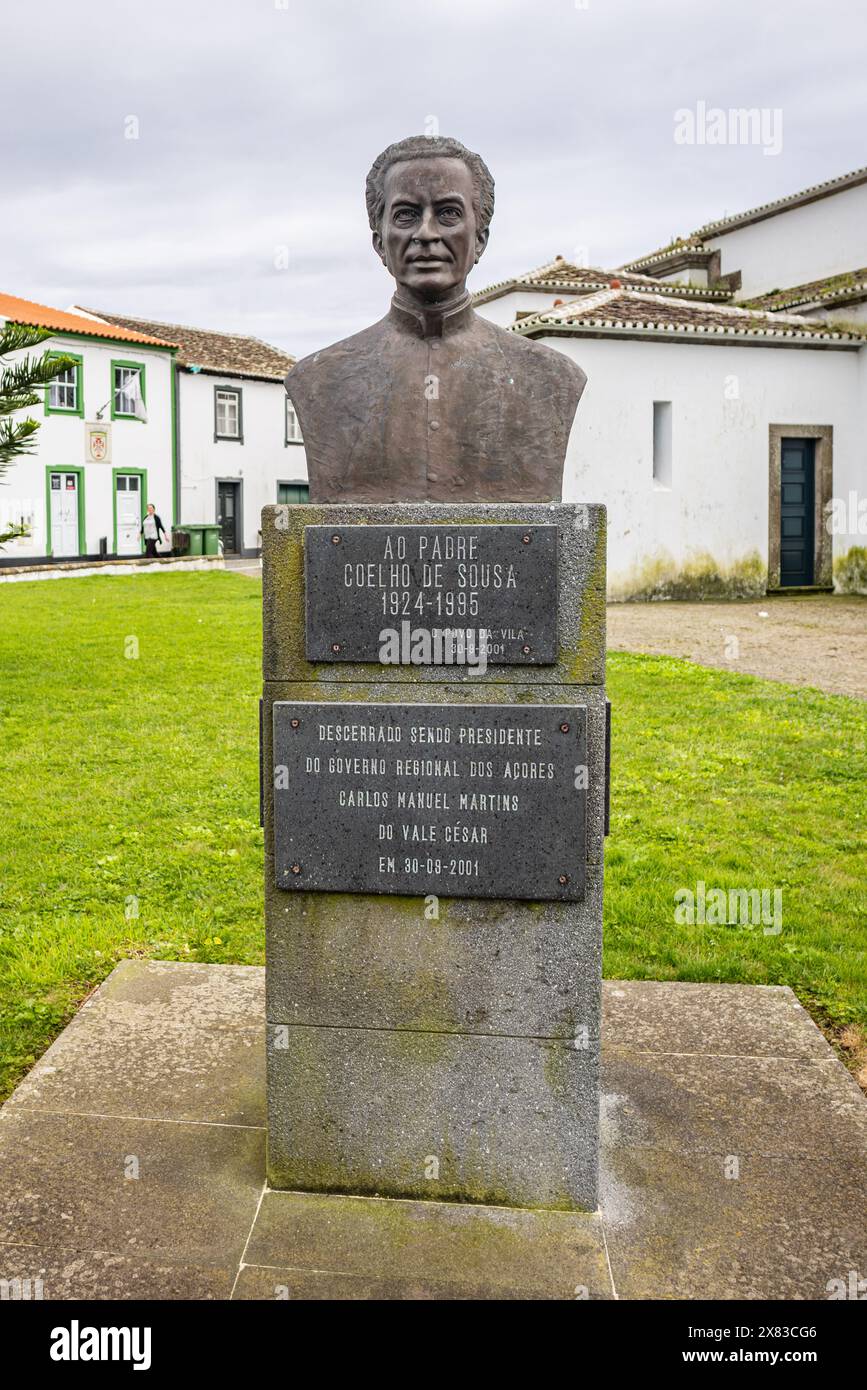 Vila de Sao Sebastiao, Terceira, Açores, Portugal. 31 mars 2022. Monument au Père Coelho de Sousa à Sao Sebastiao. Banque D'Images