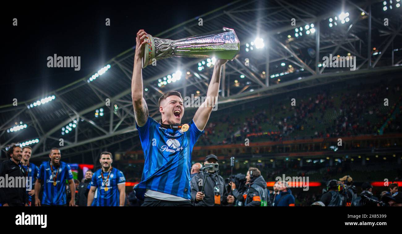 Dublin, Irlande. 22 mai 2024. Emil Holm (Bergame) avec Trophée Atalanta Bergamo - Bayer 04 Leverkusen 22.05.2024 Copyright (nur für journalistisc Banque D'Images