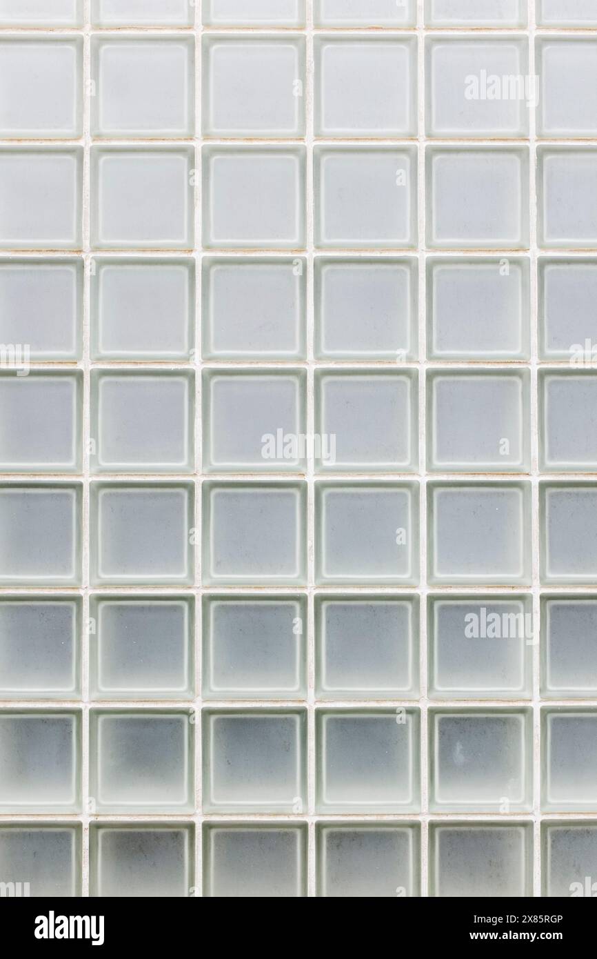 Mur de briques en bloc de verre carré dépoli Banque D'Images
