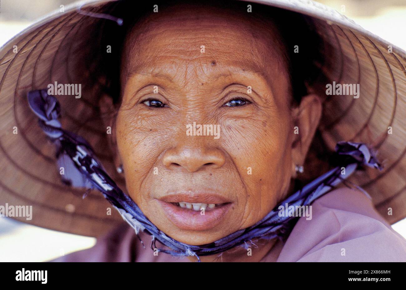 Philippines, Palawan ; agricultrice âgée. Banque D'Images
