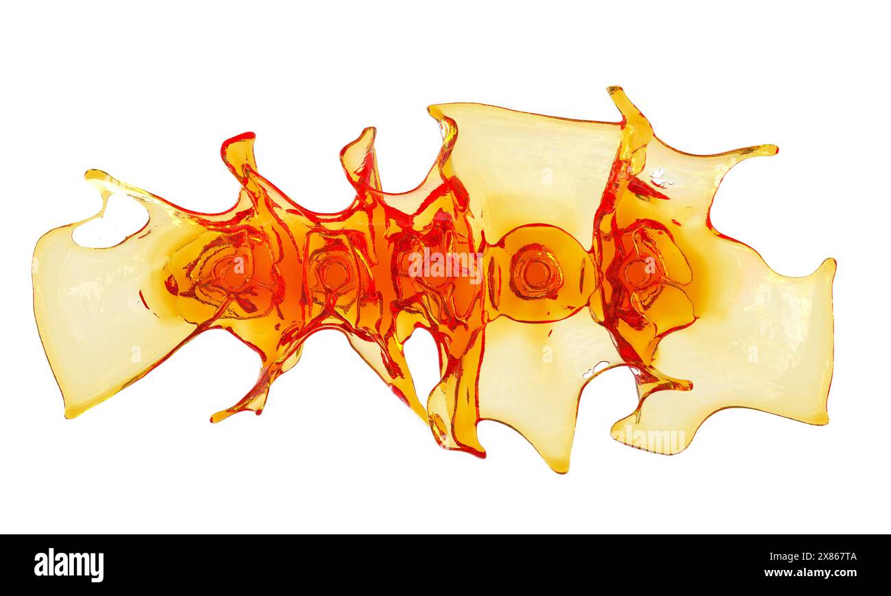 mélange liquide rouge vif et jaune miel fond blanc isolé Banque D'Images