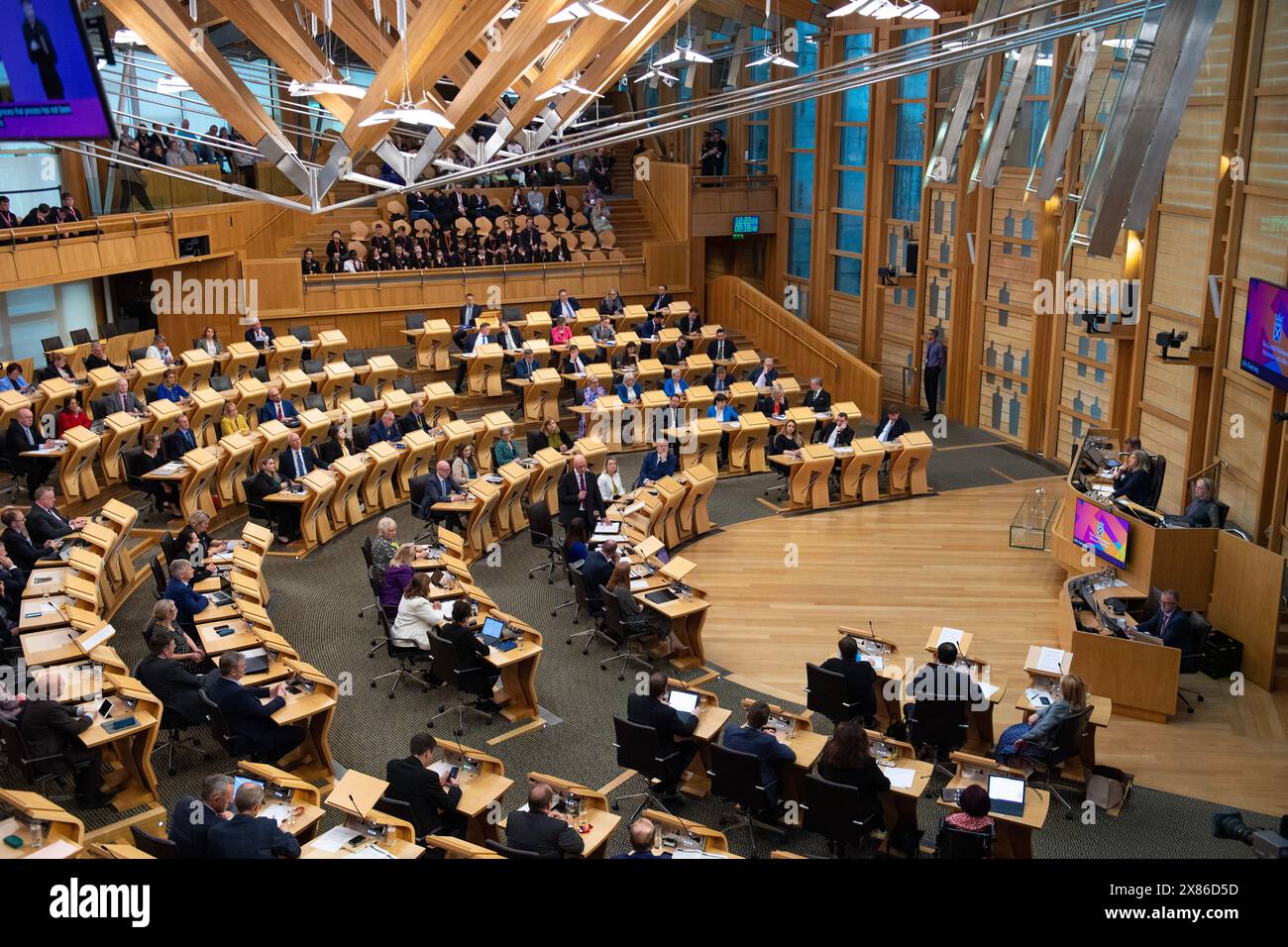 Édimbourg, Royaume-Uni. 23 mai 2024. PHOTO : John Swinney MSP, premier ministre d'Écosse et chef du Parti national écossais (SNP). Scènes de la session hebdomadaire des questions des premiers ministres (FMQ) à l'intérieur du couloir et de la salle de débat du Parlement écossais a Holyrood à Édimbourg. Crédit : Colin d Fisher crédit : Colin Fisher/Alamy Live News Banque D'Images