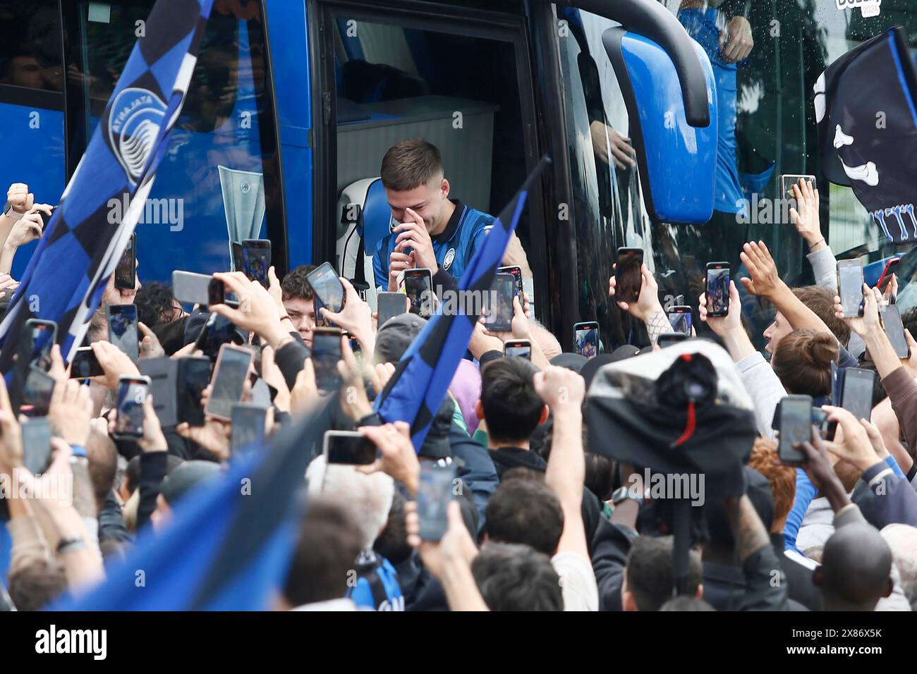 Bergame, Italie. 23 mai 2024. L'équipe Atalanta revient en Italie après la victoire du match de football de l'UEFA Europa League entre Atalanta BC et Bayer Leverkusen, Bergame, Italie - jeudi 23 mai 2024. Sport - Soccer . (Photo Alberto Mariani/LaPresse) crédit : LaPresse/Alamy Live News Banque D'Images