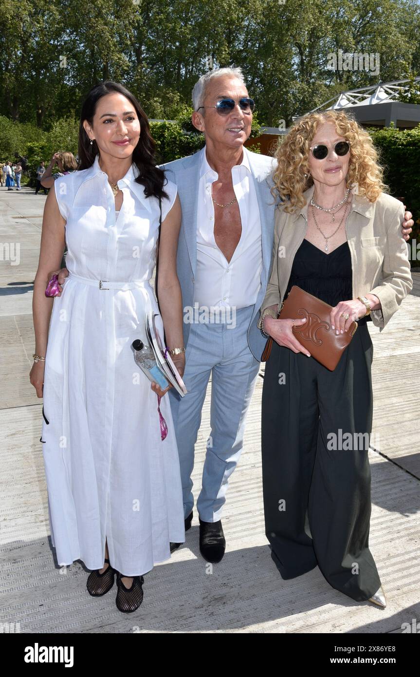 20 mai 2024. Londres, Royaume-Uni . Lauren Silverman, Bruno Tonioli et Kelly Hoppen au RHS Chelsea Flower Show de Londres en 2024. Sue Andrews/Alamy. Banque D'Images