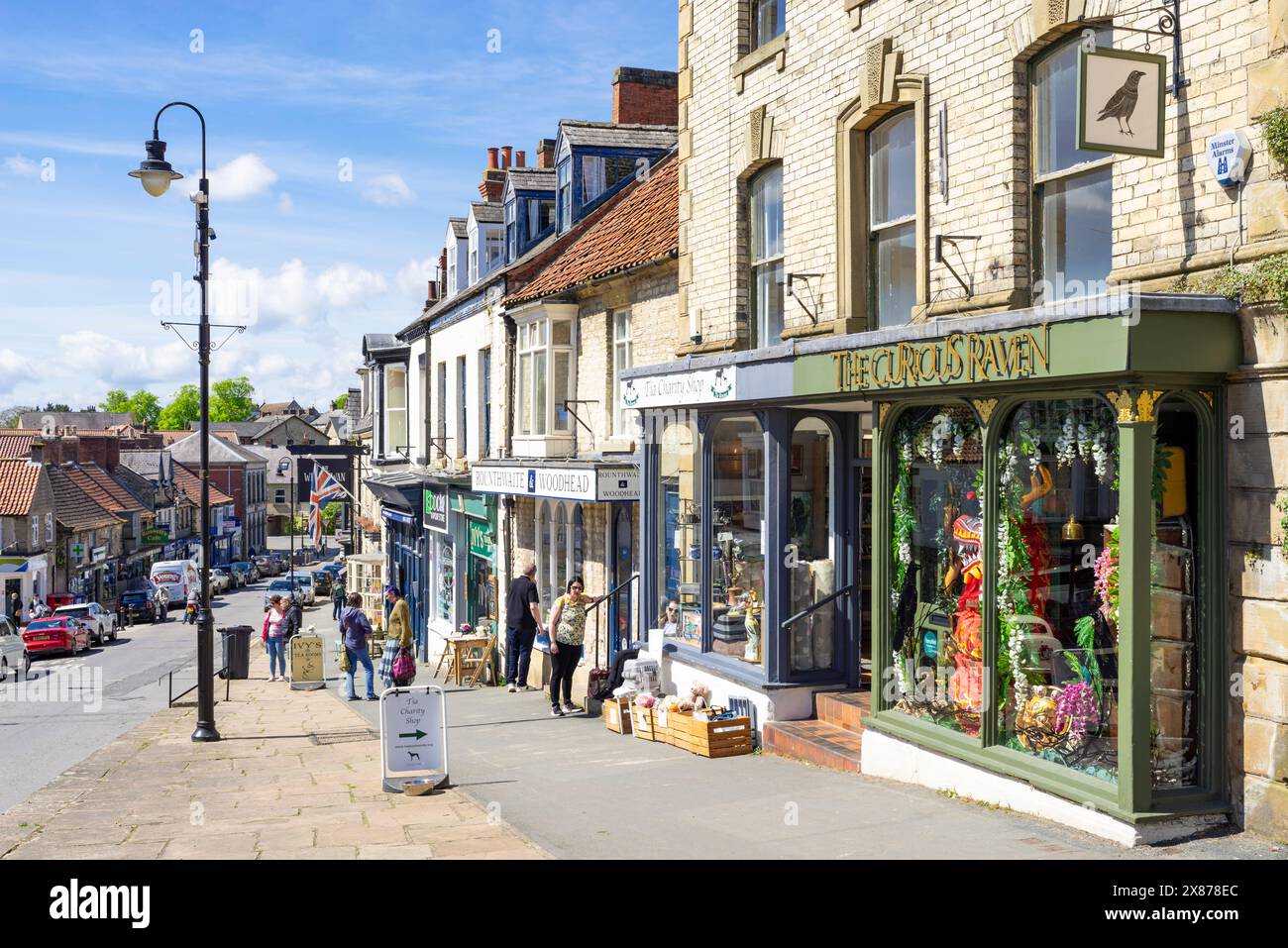 Ville de Pickering avec de petites boutiques excentriques sur Birdgate Pickering North Yorkshire Angleterre GB Europe Banque D'Images