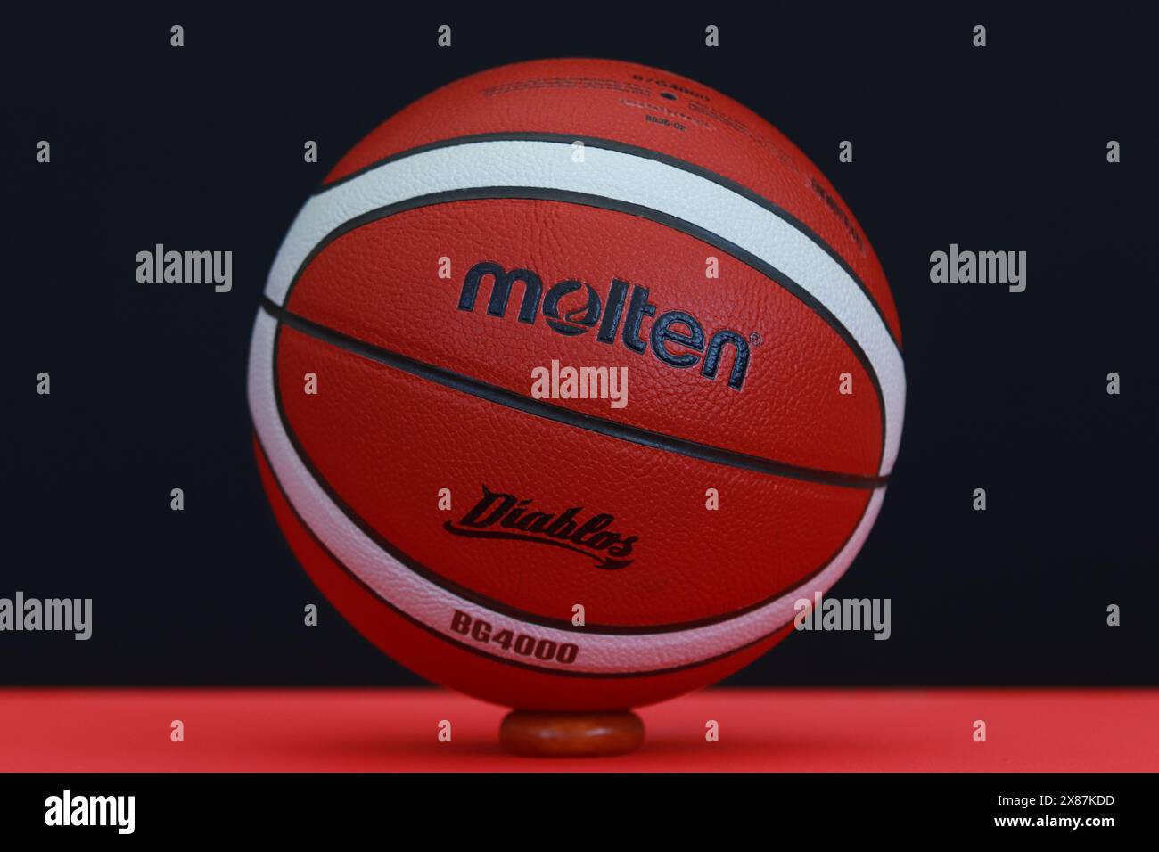 Mexico, Mexique. 22 mai 2024. Un ballon de basket-ball est vu lors de la présentation de l'équipe de basket-ball Diablos Rojos dans la Ligue nationale professionnelle de basket-ball (LNBP), au stade Alfredo Harp Helú. Le 22 mai 2024 à Mexico, Mexique. (Photo de Carlos Santiago/Eyepix Group/SIPA USA) crédit : SIPA USA/Alamy Live News Banque D'Images