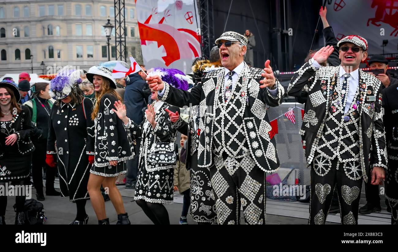 Cockney Pearly Kings and Queens, célébrations de la St George's Day, Trafalgar Square, Londres, Angleterre, U. K Banque D'Images