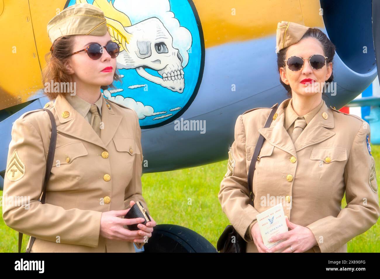 Soldats féminins de l'armée AMÉRICAINE au temps des Helices Air Show 2024 à la Ferté-Alais, France Banque D'Images