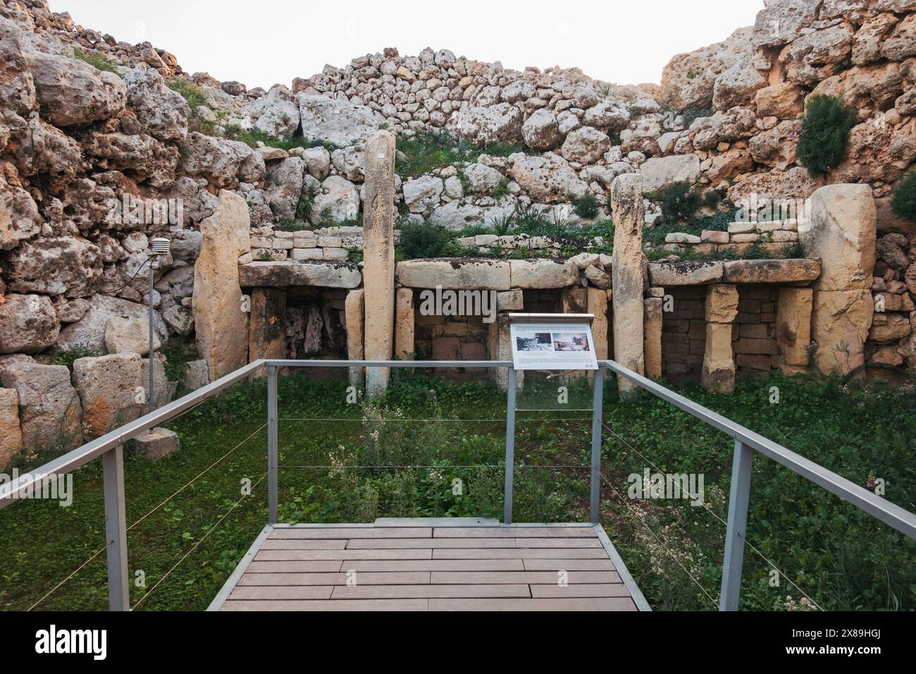 Ġgantija, un temple mégalithique sur l'île de Gozo, Malte. Datant de 3 600 av. J.-C., ce qui en fait l'une des plus anciennes structures artificielles connues dans le monde Banque D'Images