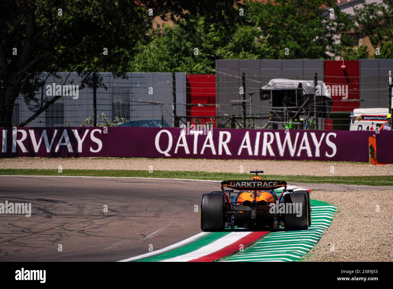 Le pilote australien de formule 1 McLaren, Oscar Piastri (81), participe aux essais libres au Grand Prix de formule 1 MSC Cruises du Made in Italy et Emilia Romagna. Banque D'Images