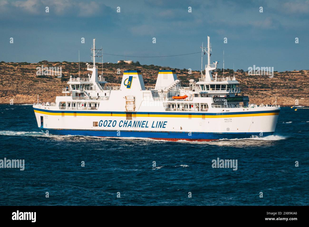 Le ferry Gozo Channel Line qui transporte les personnes et les véhicules entre le continent maltais et l'île de Gozo Banque D'Images