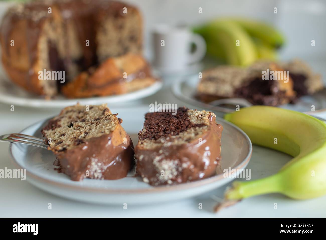 gâteau bundt au chocolat à la banane Banque D'Images