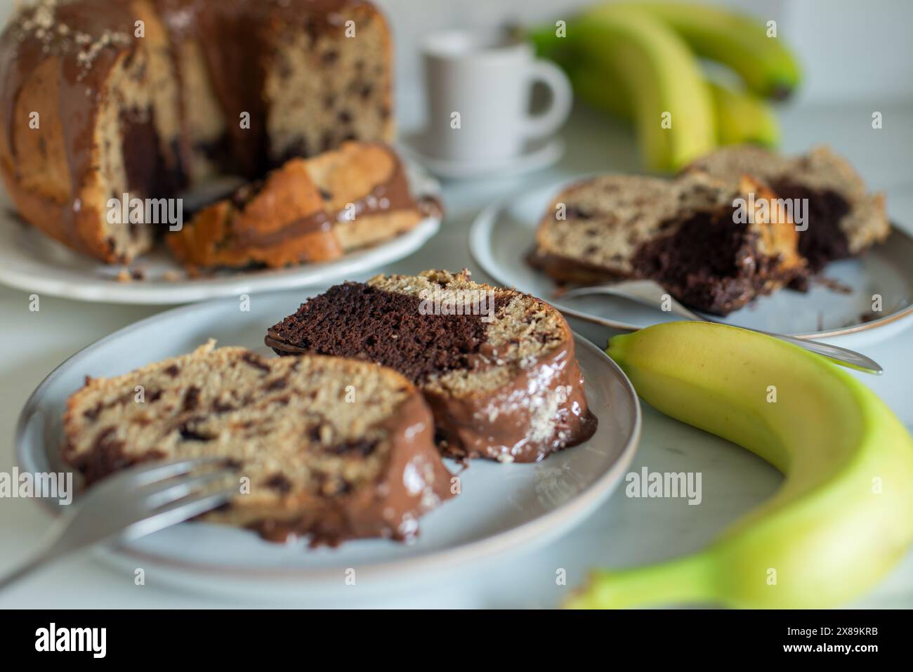 gâteau bundt au chocolat à la banane Banque D'Images