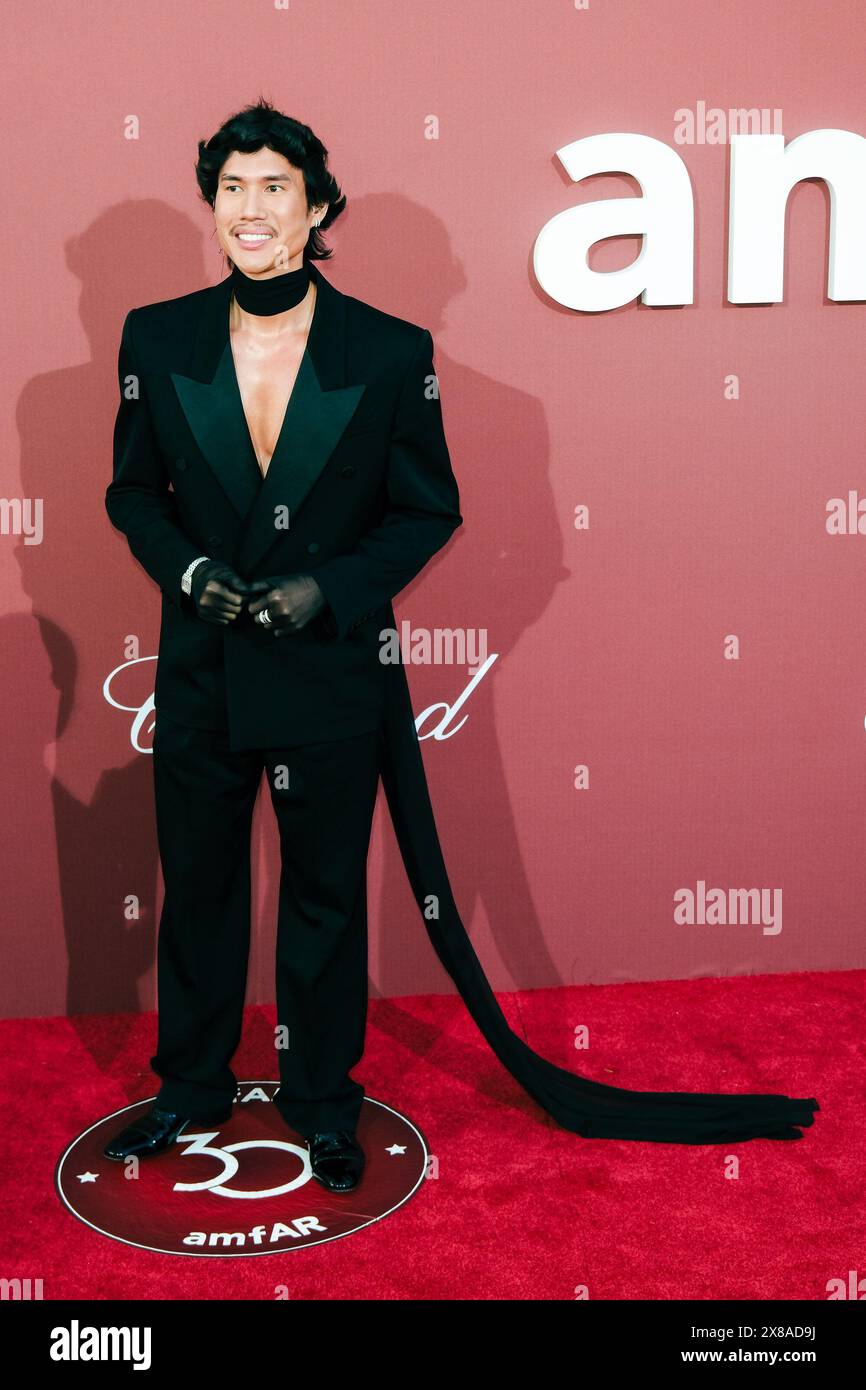 Antibes, France. 23 mai 2024. Patrick Ta pose sur le tapis rouge lors de la 30ème édition de l’amfAR Gala Cannes lors du 77ème Festival de Cannes. Photo de Julie Edwards./Alamy Live News Banque D'Images