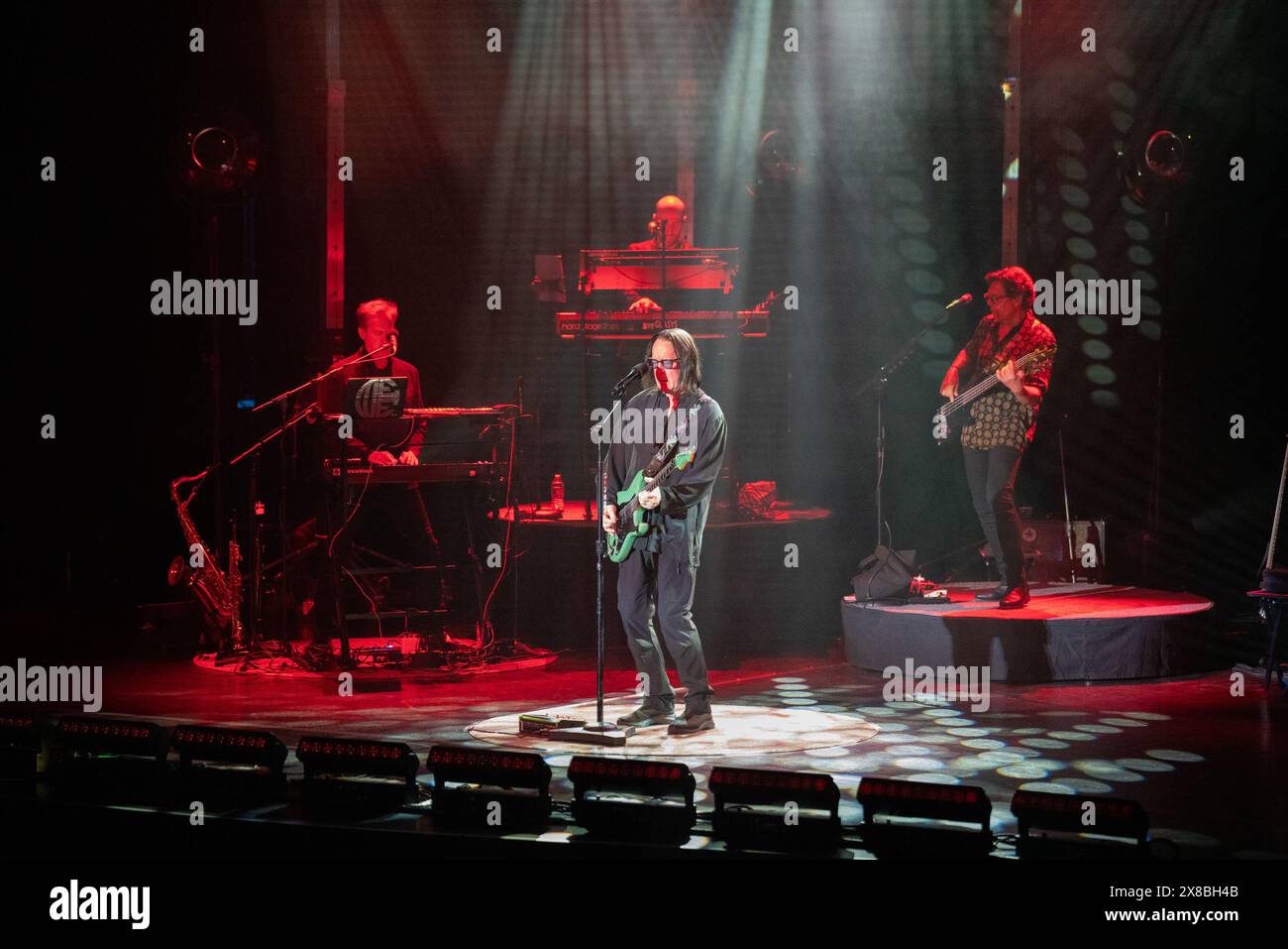 Fort Lauderdale, États-Unis. 22 mai 2024. Todd Rundgren se produit au Parker à Fort Lauderdale, en Floride, le 22 mai 2024. La performance faisait partie de sa tournée ME/WE 2024. (Photo de Geoffrey Clowes/Sipa USA) crédit : Sipa USA/Alamy Live News Banque D'Images