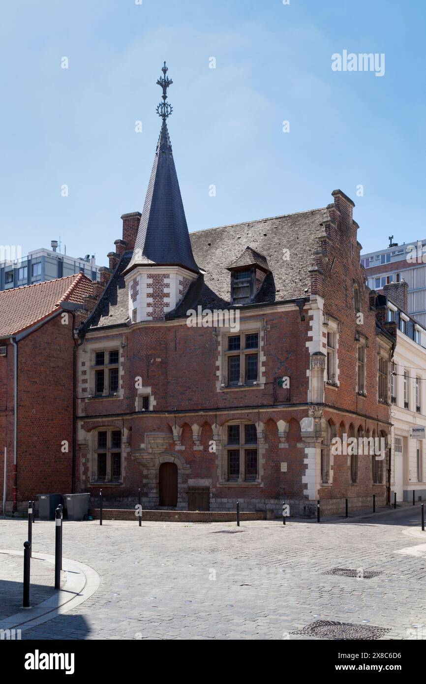 Valenciennes, France - 22 juin 2020 : la maison du prévôt (en français : Maison du Prévôt) est l'un des plus anciens bâtiments de Valenciennes. Construit vers 1485, Banque D'Images