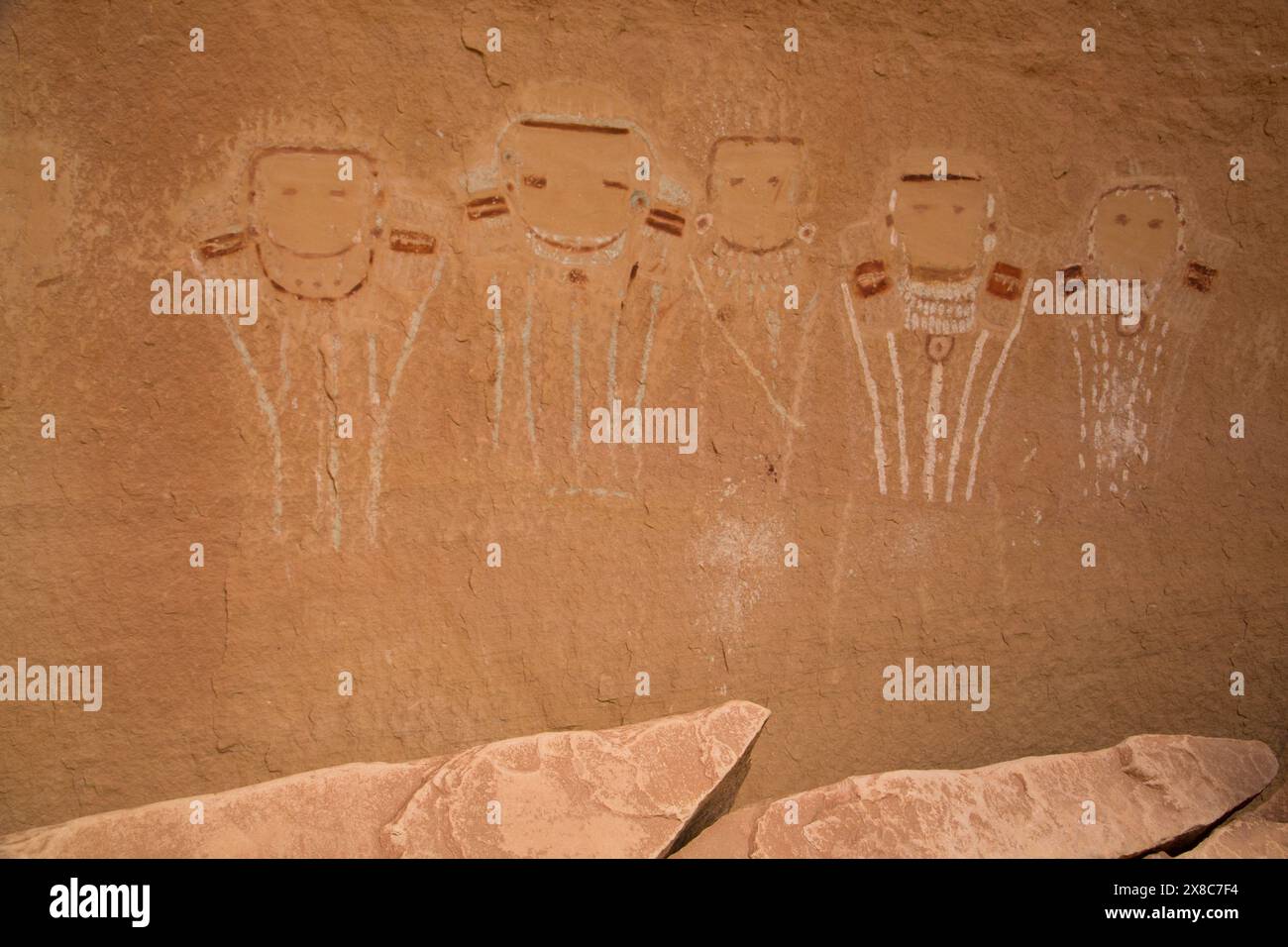 Cinq Visages pictogramme, sont de 700 à 1000 images anthropomorphe ans, Davis Canyon, Canyonlands National Park, Utah, USA Banque D'Images