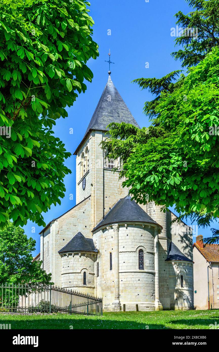 Récemment nettoyé et rénové 14/18ème siècle Eglise catholique romaine de Saint-Martin, Bossay-sur-Claise, Indre-et-Loire (37), France. Banque D'Images