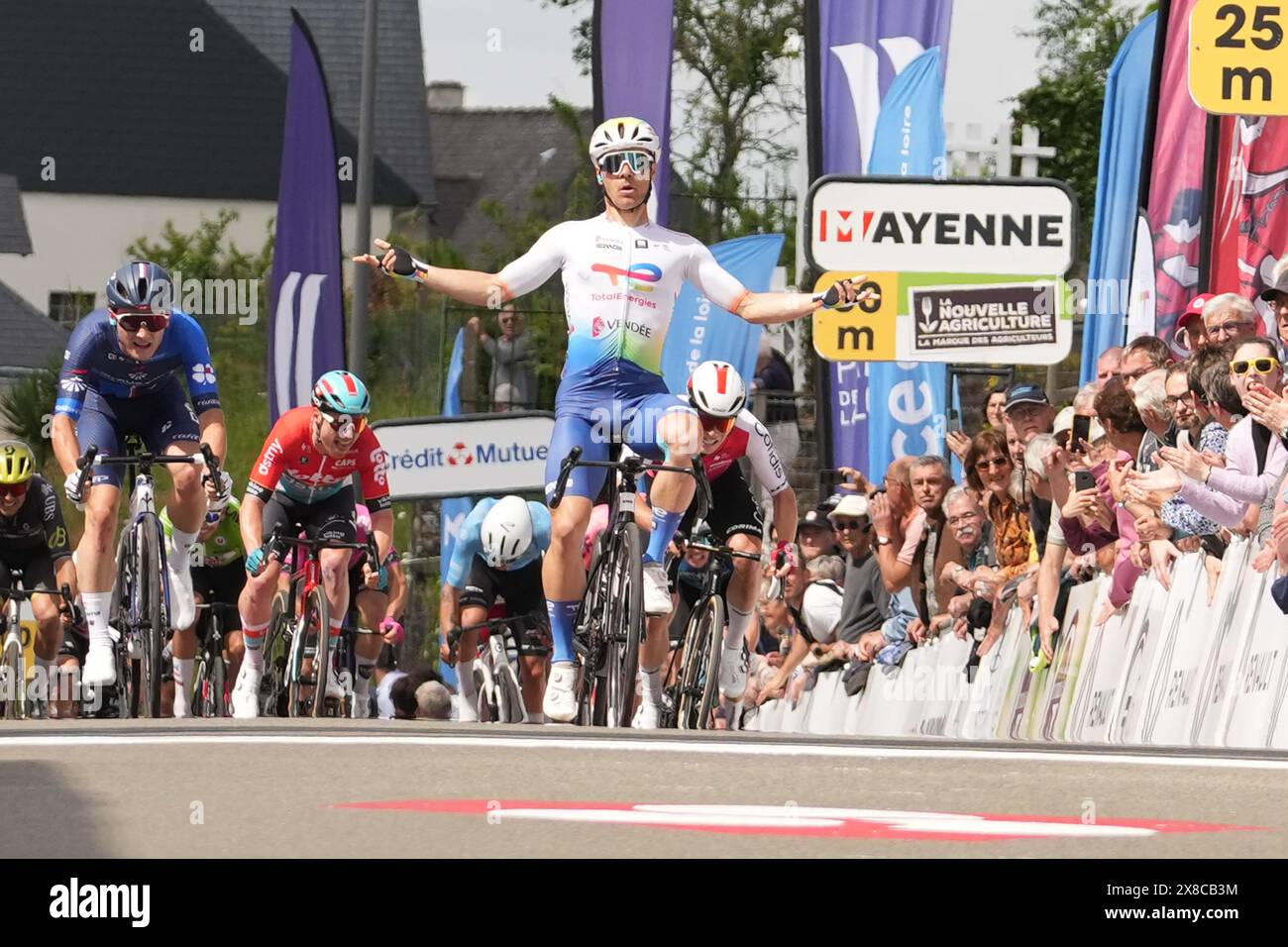 Laval, France. 24 mai 2024. © Laurent Lairys/MAXPPP - JEANNIERE Emilien DE TOTALENERGIES lors des boucles de la Mayenne 2024, étape 2, Renault Saint-Berthevin - Ernée, course cycliste UCI Pro Series le 24 mai 2024 à Ernée, France - photo Laurent Lairys/MAXPPP crédit : MAXPPP/Alamy Live News Banque D'Images