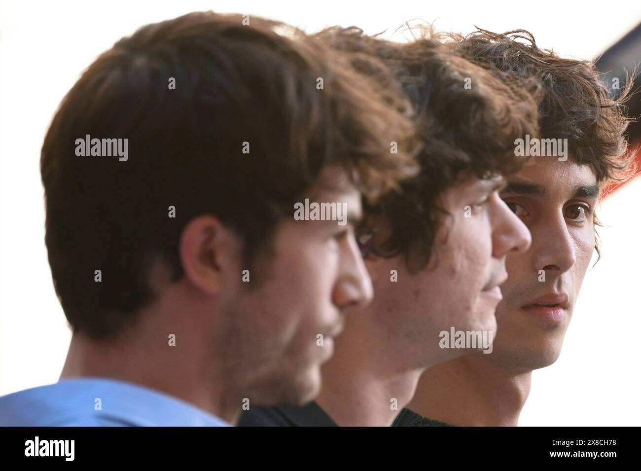 New York, États-Unis. 24 mai 2024. (G-d) Dylan Minnette, Braeden Remasters et Cole Preston des 'Wallows' sur l'émission 'Today' de NBC au Rockefeller Plaza, New York, NY, le 24 mai 2024. (Photo par Anthony Behar/Sipa USA) crédit : Sipa USA/Alamy Live News Banque D'Images