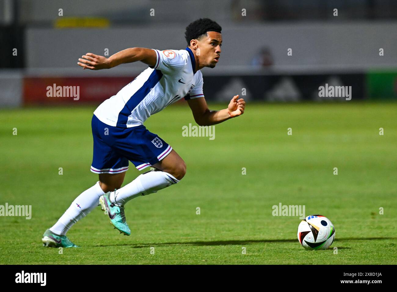 Larnaca, Chypre, 24 mai 2024. Angleterre U17 en action lors de l'égalité du Groupe d contre le Portugal aux Championnats d'Europe à Chypre. Crédit : TeeGeePix/Alamy Live News Banque D'Images