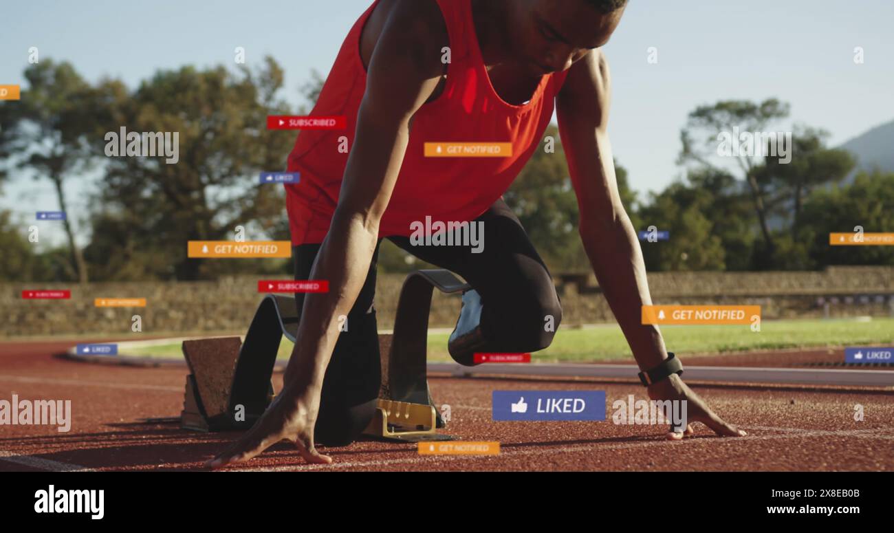 Image des barres de notification, athlète afro-américain avec des jambes prothétiques à la ligne de départ Banque D'Images