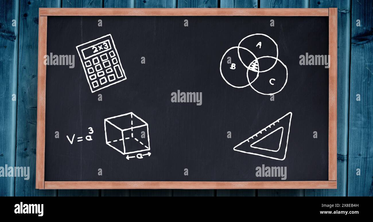 L'art à la craie sur le tableau noir de l'école affiche la calculatrice, le diagramme de Venn et les formes Banque D'Images