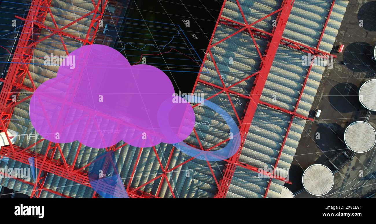 Image du symbole de nuage avec le pourcentage croissant, le traitement des données et la vue aérienne de l'usine Banque D'Images