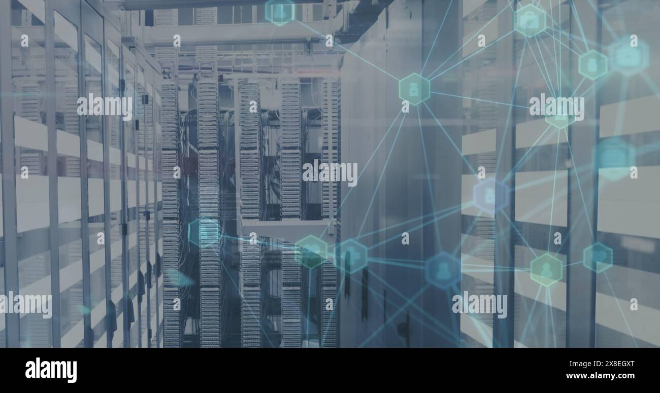 Image d'un globe tournant d'icônes médicales et de traînées de lumière contre la salle du serveur informatique Banque D'Images