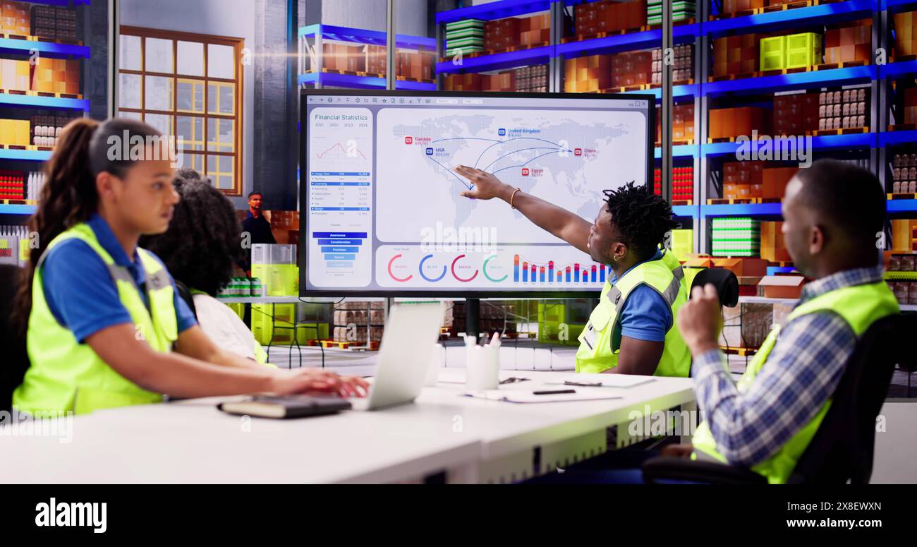 Formation sur la présentation du tableau de bord aux livreurs de l'entrepôt Banque D'Images