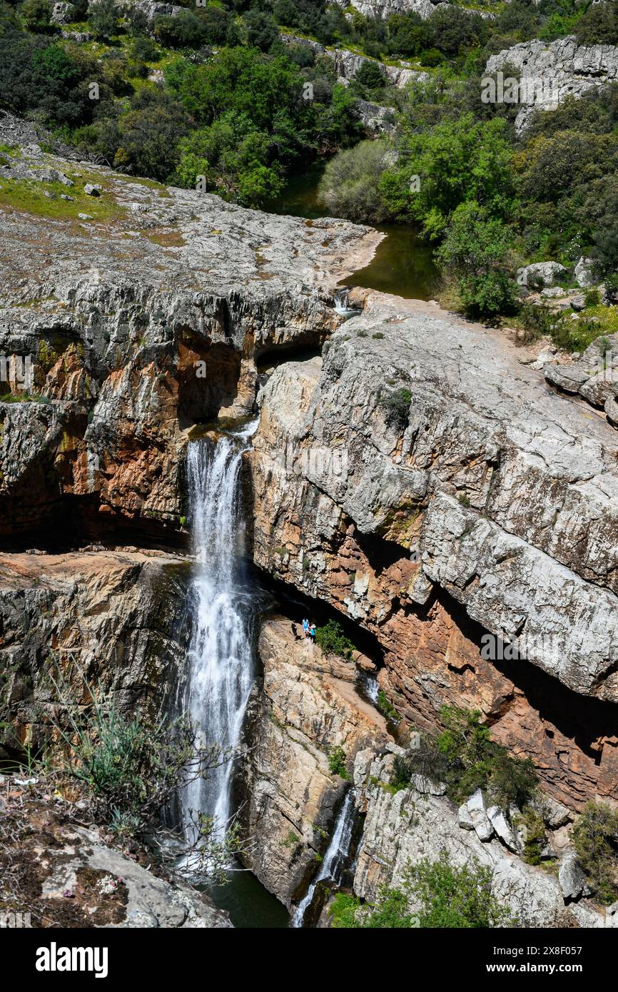 Tourisme nature en Espagne, cascade de la Cimbarra Banque D'Images