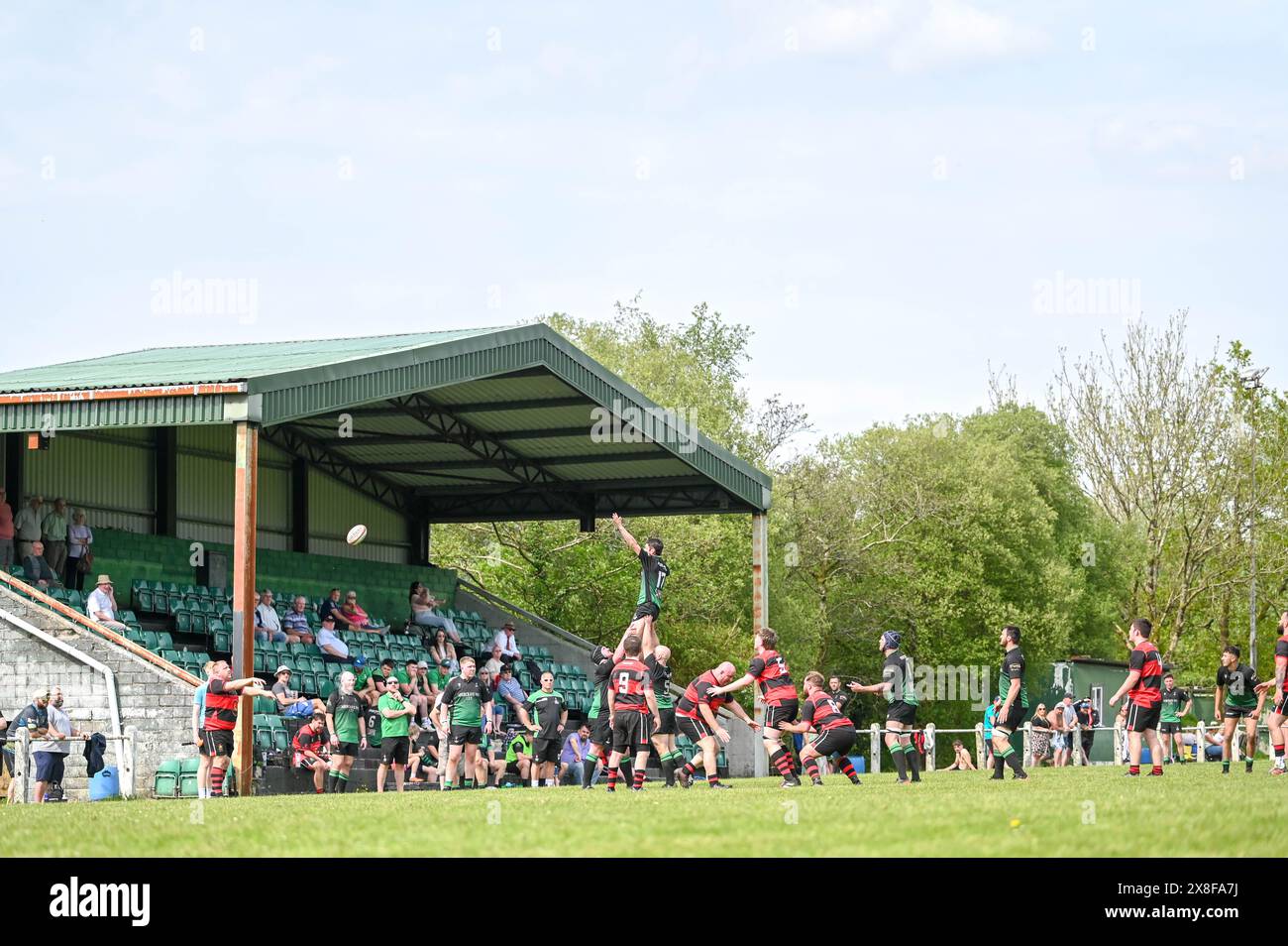 Seven Sisters, 11 mai 2024. Seven Sisters v Pantyffynnon, League 5 West Central action sur le terrain du match des Seven Sisters League 5 West Central contre Pantyffynnon. Banque D'Images