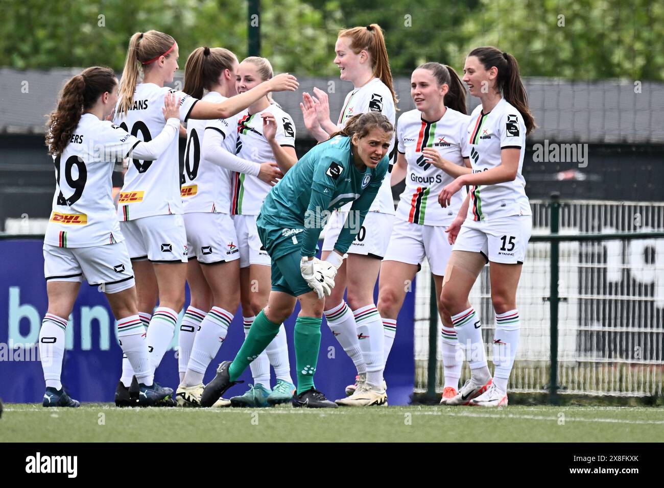 Oud Heverlee, Belgique. 25 mai 2024. Le gardien de but Riet Maes (1) de AA Gent semble abattu après qu'OHL ait marqué le but 1-0 lors d'un match de soccer féminin entre Oud Heverlee Leuven et AA Gent Ladies lors de la 10e et dernière journée de match des play offs de la saison 2023 - 2024 de la Belgian Lotto Womens Super League, le samedi 25 mai 2024 à Oud Heverlee, Belgique . Crédit : Sportpix/Alamy Live News Banque D'Images