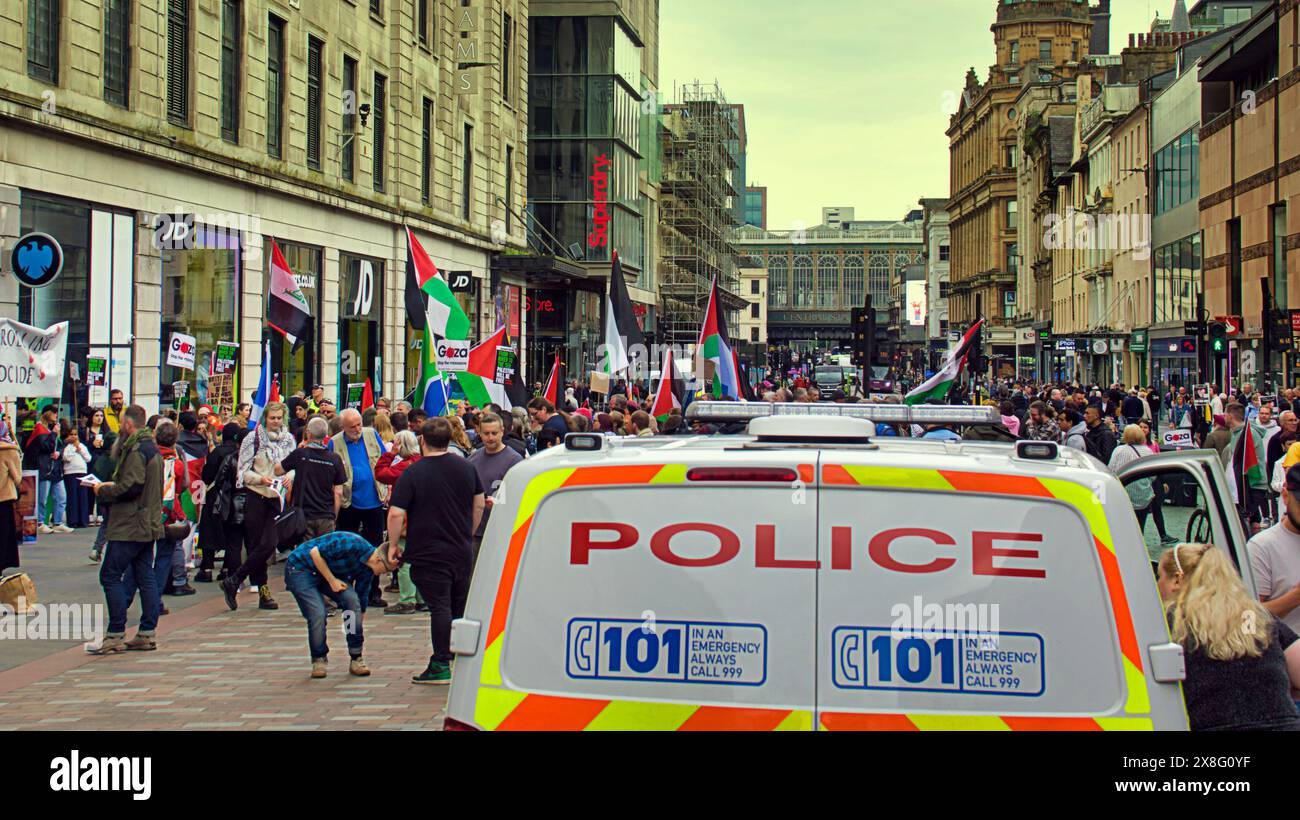 Glasgow, Écosse, Royaume-Uni. 25 mai 2024 : une manifestation palestinienne contre le génocide des Barclays a eu lieu dans la rue argyle dans le centre-ville. Crédit Gerard Ferry /Alamy Live News Banque D'Images