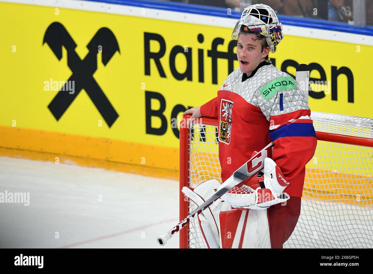 Prague, République tchèque. 25 mai 2024. Le gardien de but de la République tchèque LUKAS DOSTAL lors de la demi-finale du Championnat mondial de hockey sur glace 2024 de l’IIHF opposant la Suède à la République tchèque à l’aréna O2 à Prague, en République tchèque, le 25 mai 2024. (Crédit image : © Slavek Ruta/ZUMA Press Wire) USAGE ÉDITORIAL SEULEMENT! Non destiné à UN USAGE commercial ! Banque D'Images