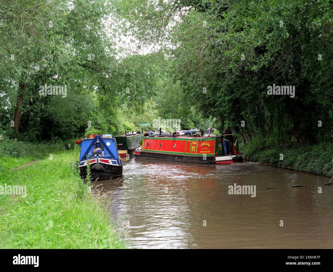 Photographie d'embouteillage étroit sur le canal d'Oxford dans le Warwickshire Banque D'Images