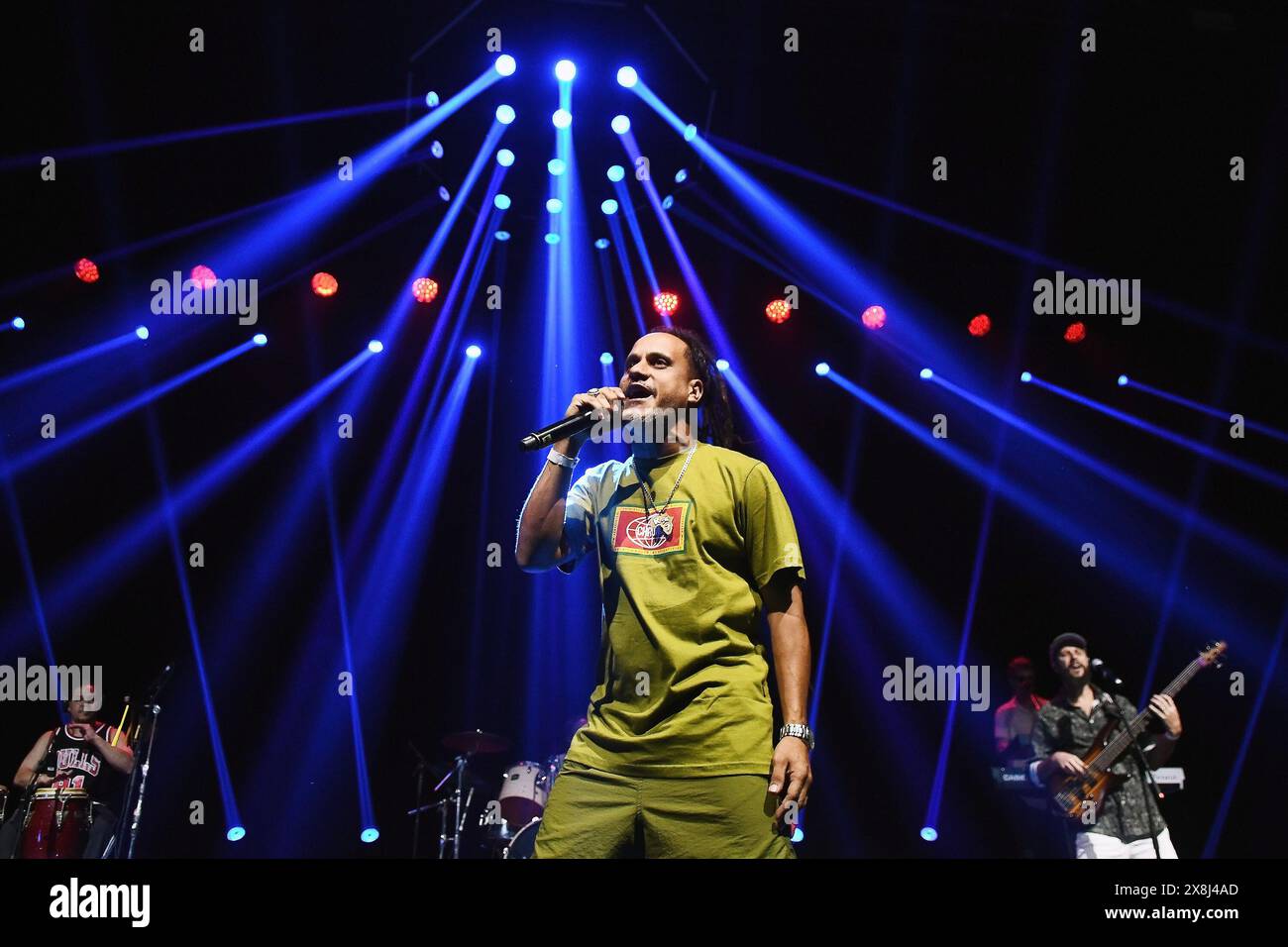 Rio de Janeiro, Brésil, 17 novembre 2023. Hélio Bentes, chanteur du groupe brésilien de reggae Ponto de Equilibro, lors d'un concert au Qualysta Banque D'Images