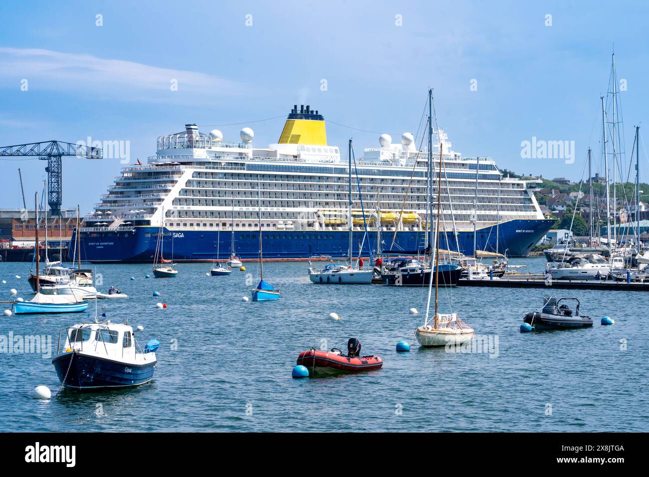Le paquebot Spirit of Adventure accoste à Falmouth Harbour, en Cornouailles Banque D'Images